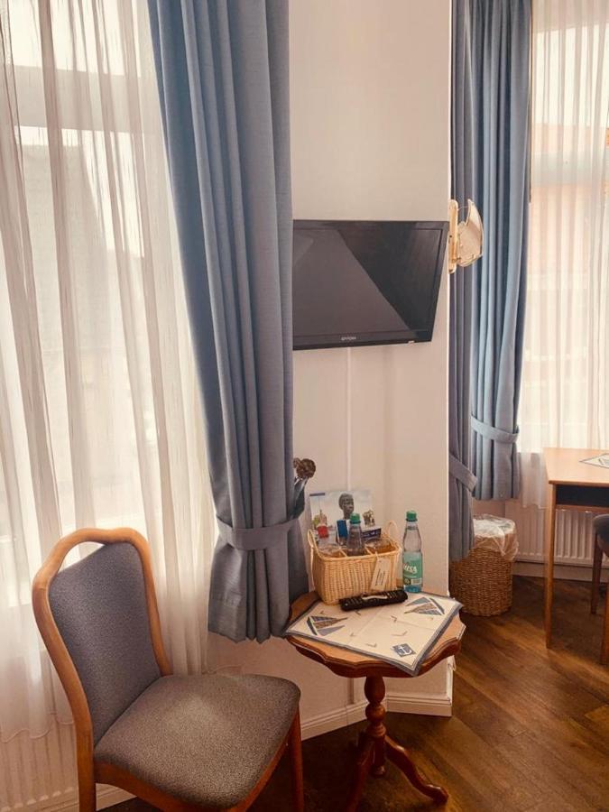 Hotel Alt-Emder Buergerhaus Emden Esterno foto