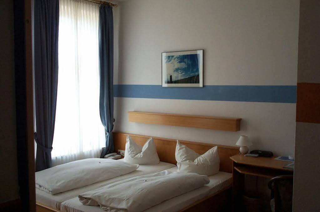 Hotel Alt-Emder Buergerhaus Emden Esterno foto